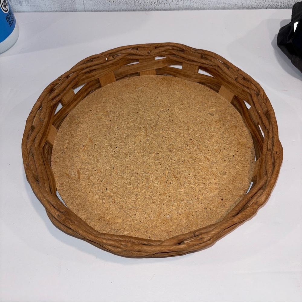 Vintage Pyrex pie pan holder Round Woven Basket Tray